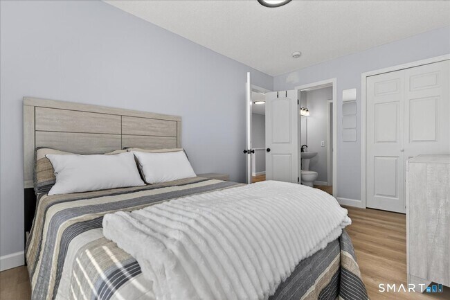 Building Photo - 675 Townsend Ave