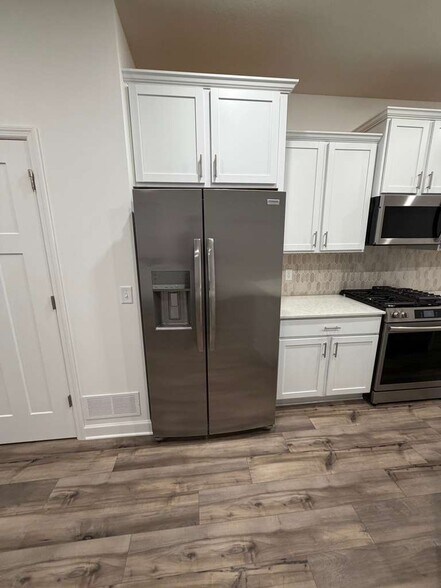 Building Photo - 10604 Heron Ave S