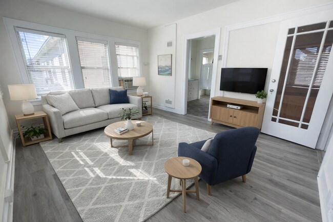 Building Photo - Bright & Inviting 1BR in the Heart of North Alhambra