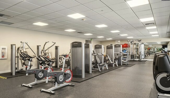 Building Photo - 900 Lenora St