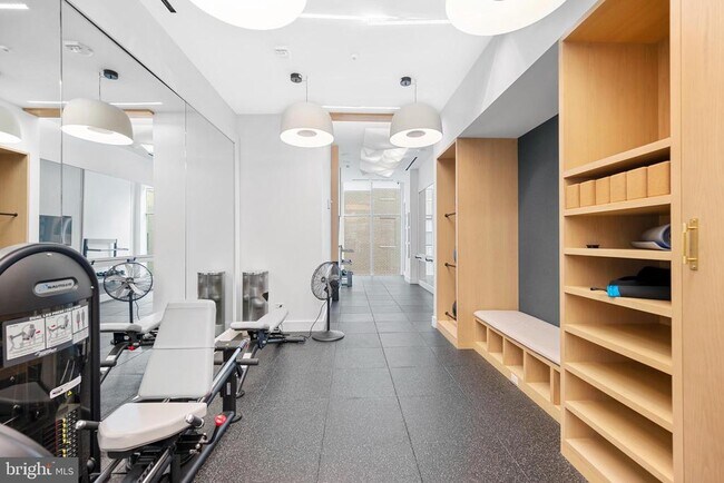 Building Photo - 925 N Fairfax St