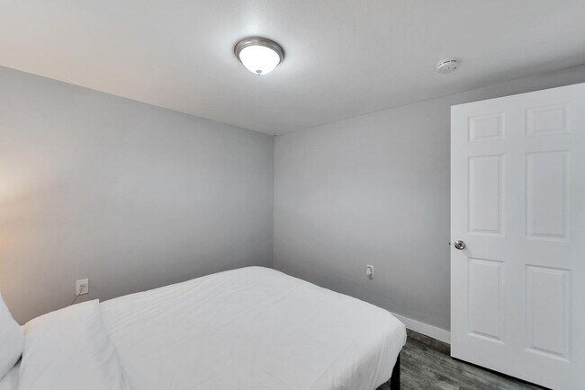 Building Photo - 8820 Rocky Creek Dr