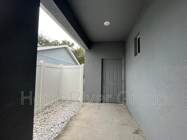 Building Photo - 4958 Avalon Park Blvd