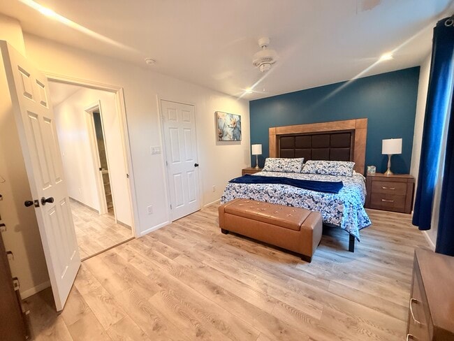 Building Photo - 19 Scarlett Ln