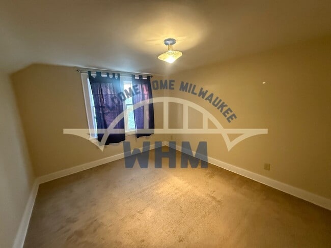 Building Photo - 2054 S 72nd St