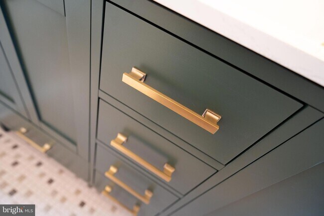 Building Photo - 218 Holly Ave