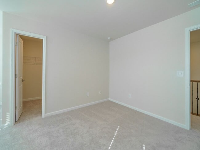 Building Photo - Brand New 5 Bedroom 3 full baths in Steele...