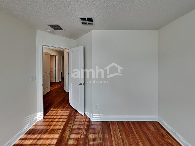 Building Photo - 713 Celebration Lane