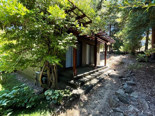 Building Photo - Minutes From Town,  Idyllic Sebastopol Oas...