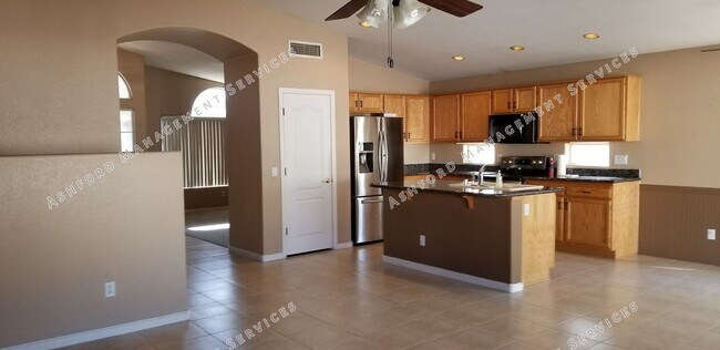 Building Photo - 3 BEDROOM HOME FOR RENT IN PHOENIX WITH POOL