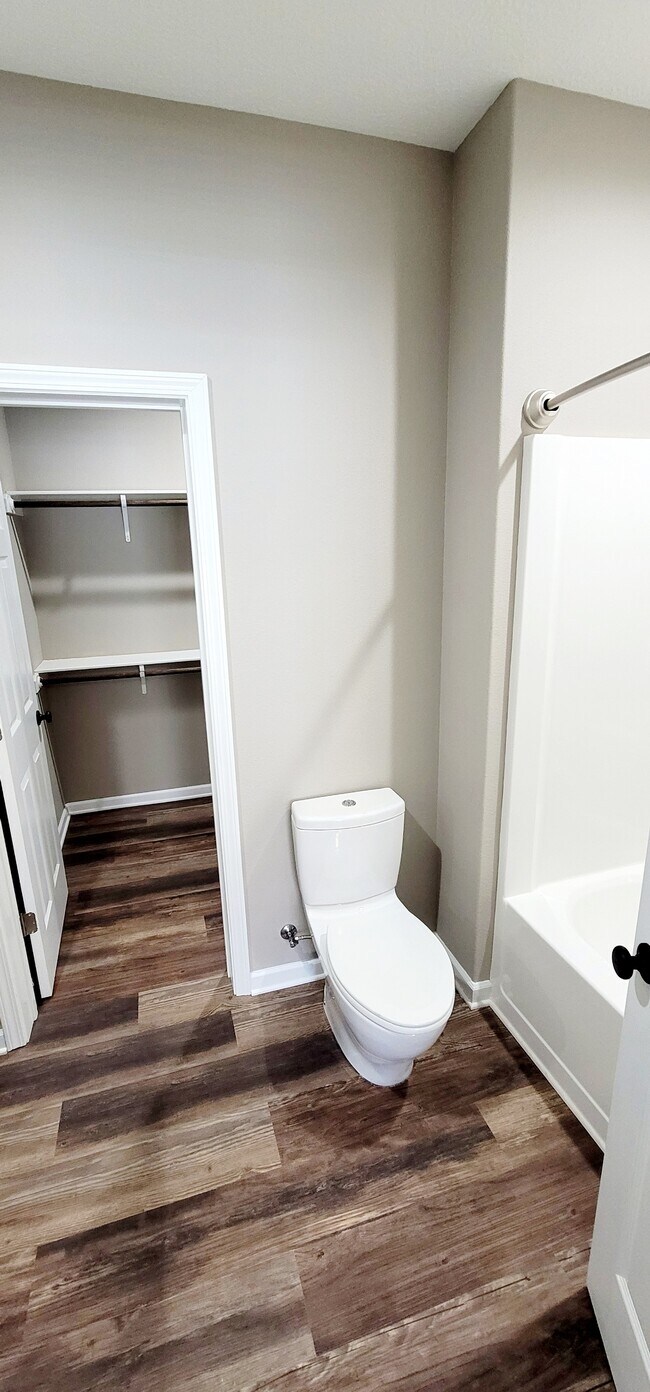 Building Photo - 145 Canterberry St