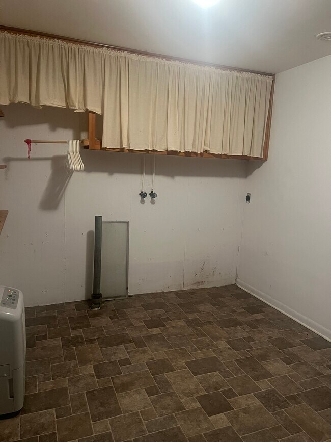 Building Photo - 238 N 1st St