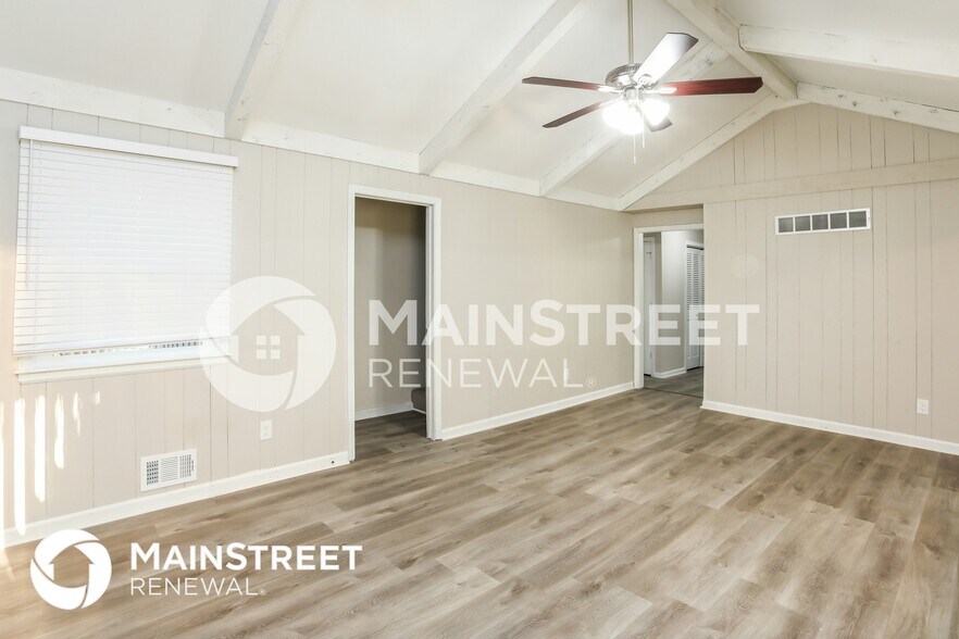 Building Photo - 11906 E 60 St