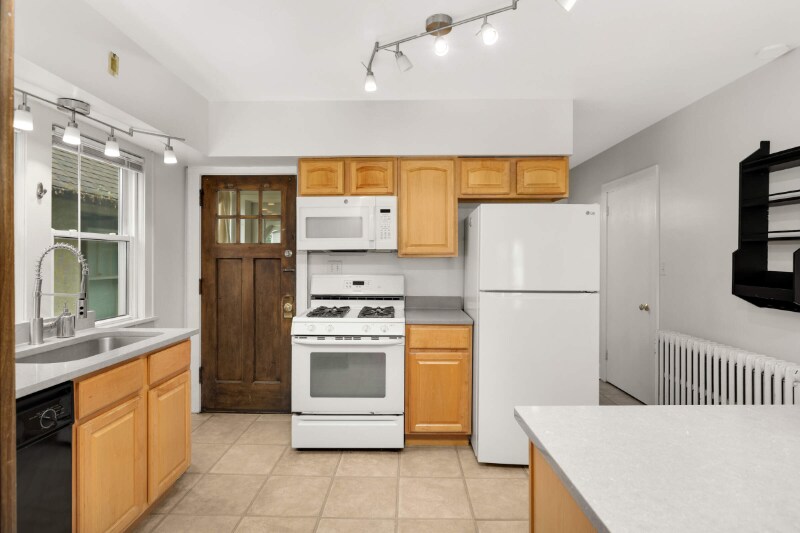 Building Photo - 1164 Randolph Ave