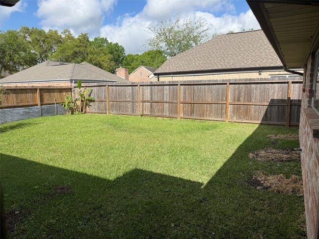 Building Photo - 214 Kings Ct