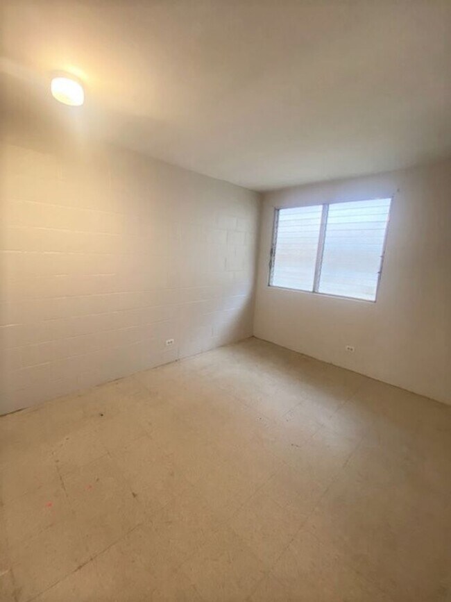 Building Photo - 3 Bedroom / 1 Bath at the Su Casa
