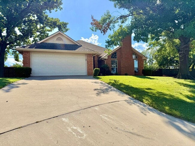 Building Photo - 2633 Bauer Dr