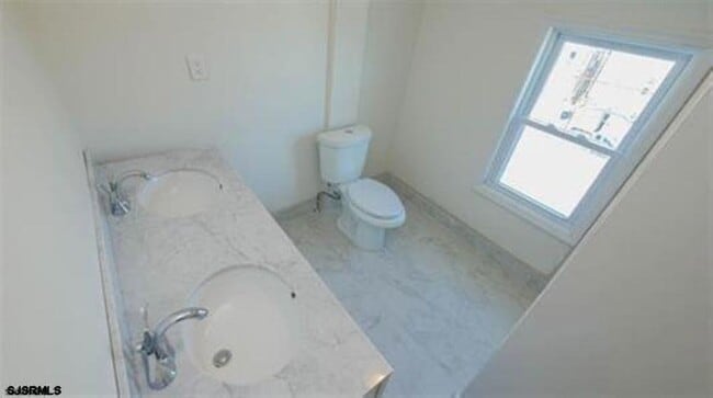 Building Photo - 38 N Iowa Ave