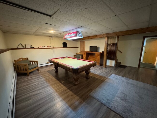 Building Photo - Large 4 bedroom 4 bath 2 Car Garage in mid...