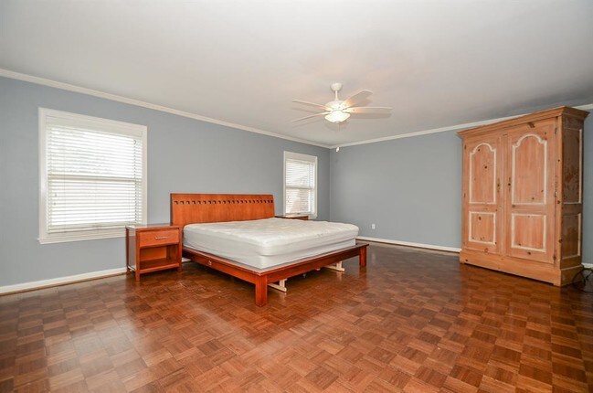 Building Photo - 8606 Oakford Dr