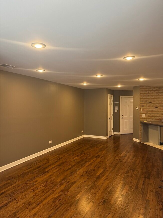 Building Photo - 1233 Wyndham Ct