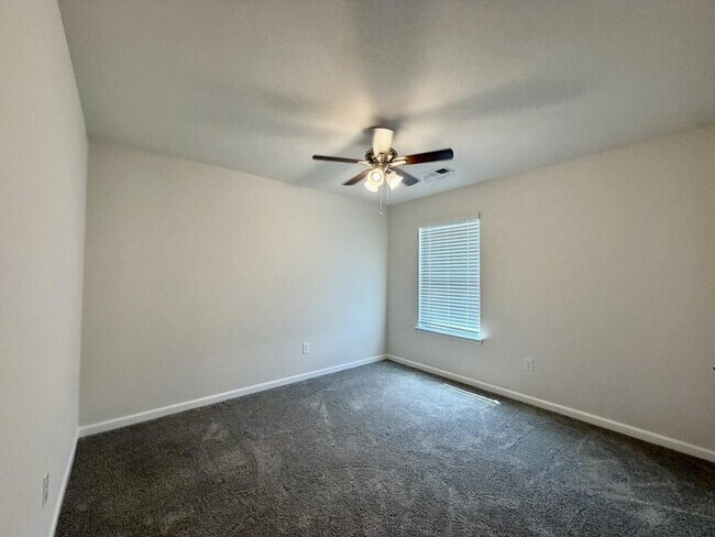 Building Photo - 517 Bonifay Dr
