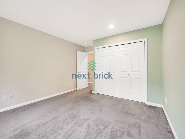 Building Photo - 4 Bed 2.5 Bath Single Family for Rent