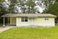 Building Photo - 8325 Oak Dr