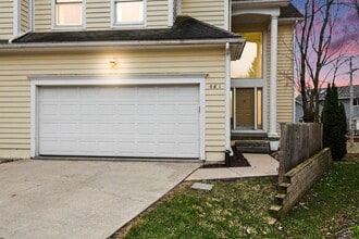 Building Photo - 481 Village Oaks Ct