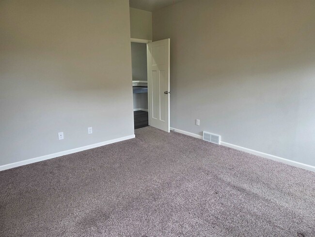 Building Photo - 10307 Ivory Dove Trail