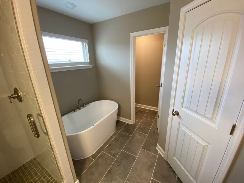 Building Photo - A NEW HOME MADE FOR YOU!