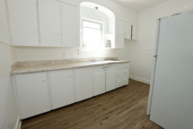 Building Photo - 257 Alphonse St