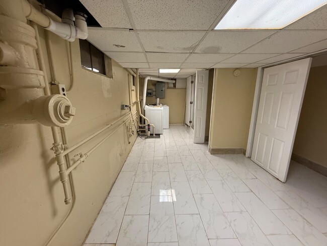 Building Photo - 9503 Greenwood Dr