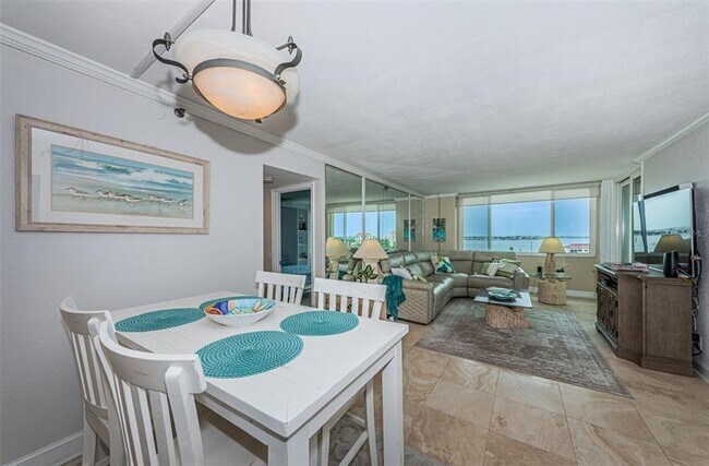 Building Photo - 6322 Palma Del Mar Blvd S