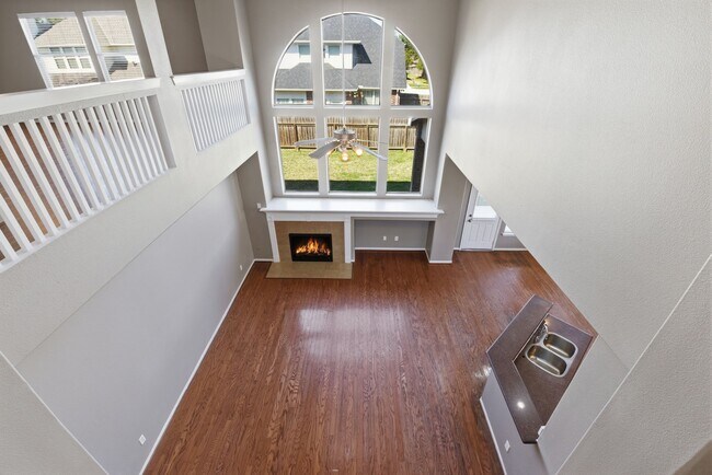 Building Photo - 13902 Oneida Ct