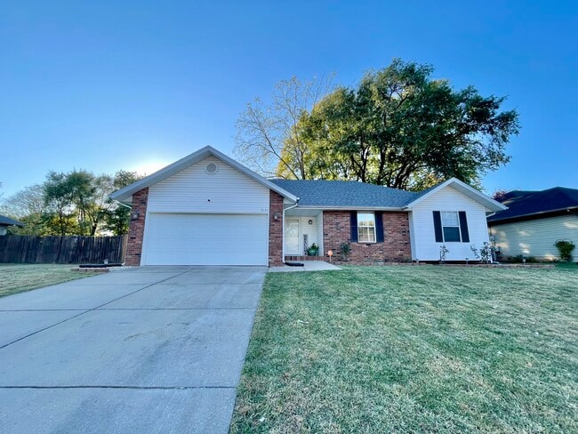 Front - 2131 S Colgate Ave