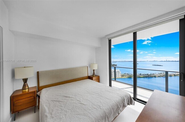 Building Photo - 501 NE 31st St