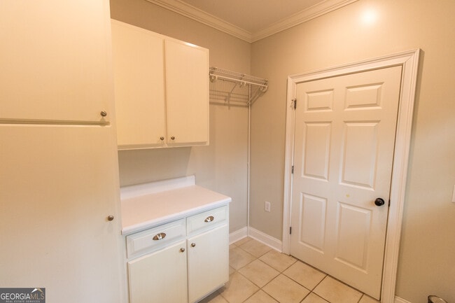 Building Photo - 906 Monarch Cir