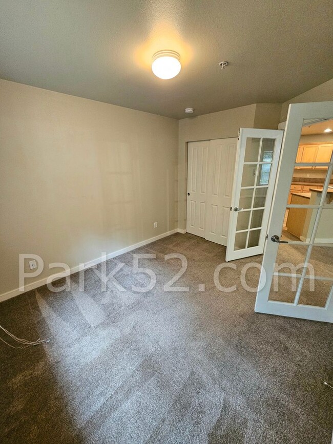 Building Photo - $500 Off 1st Full Month! 3 Bedroom Upper L...