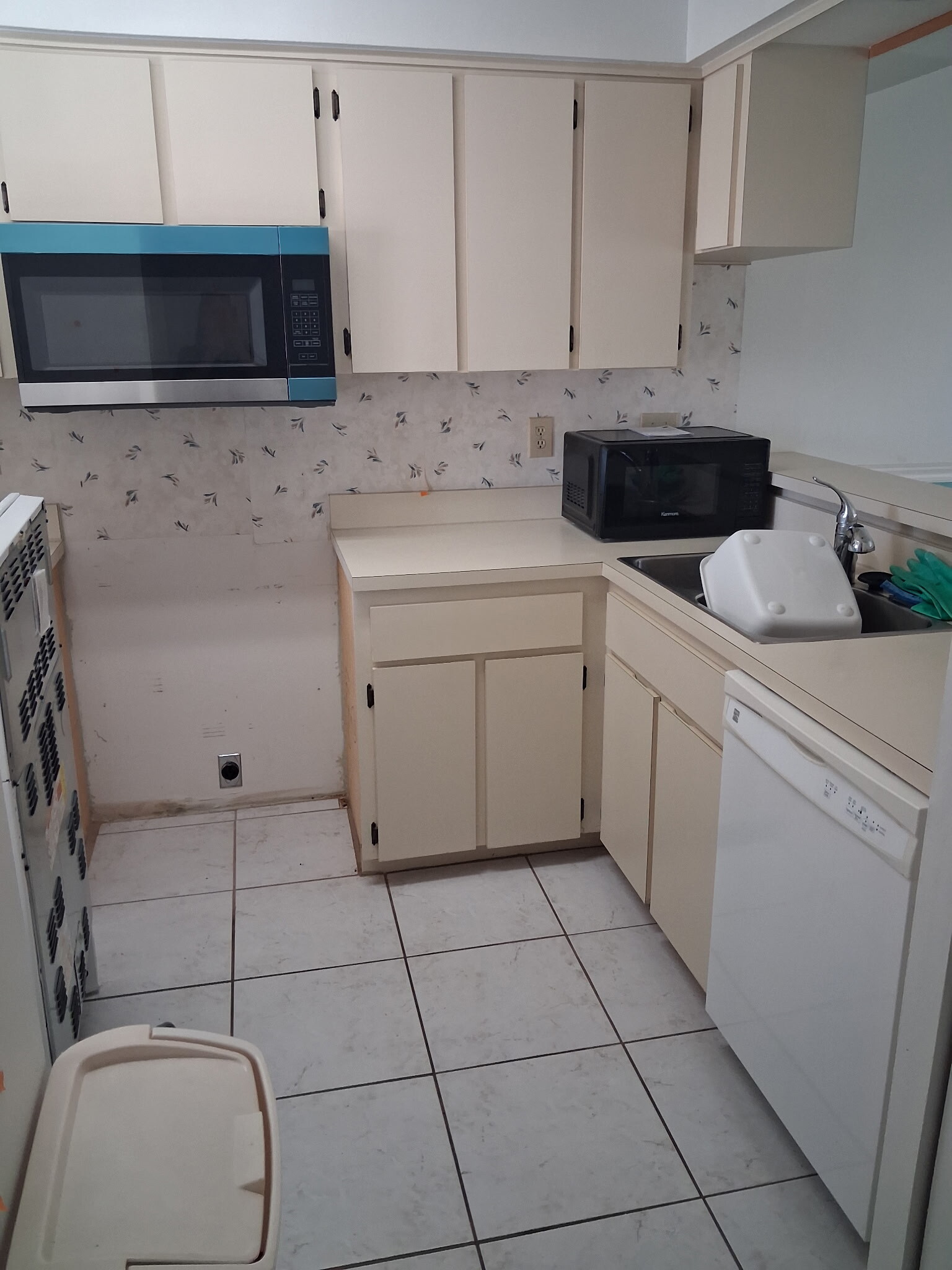 Building Photo - 6424 Spring Flower Dr