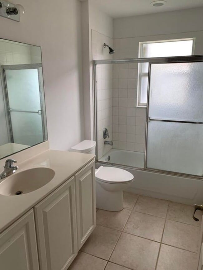 Building Photo - 9280 Silver Glen Way