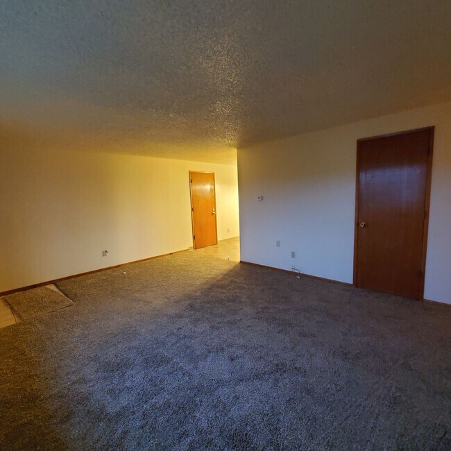 Building Photo - Jefferson Street Duplex