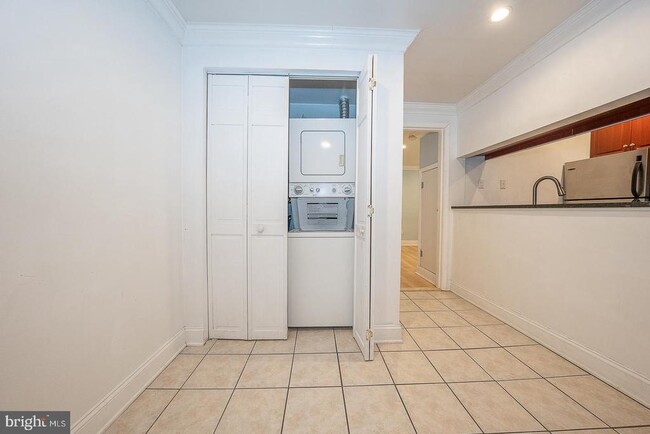 Building Photo - 1726 Wallace St