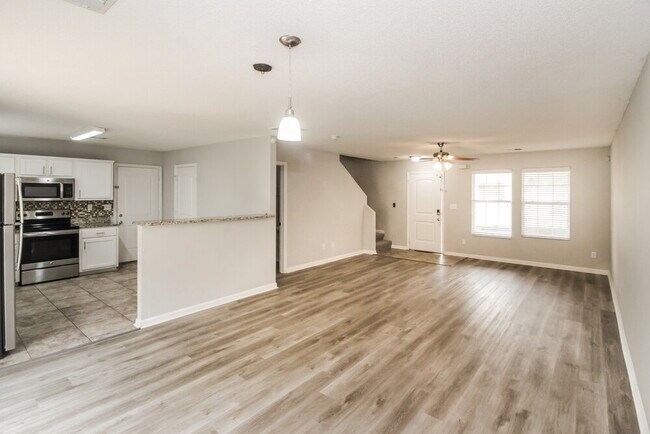 Building Photo - 10027 Branley Oak Dr