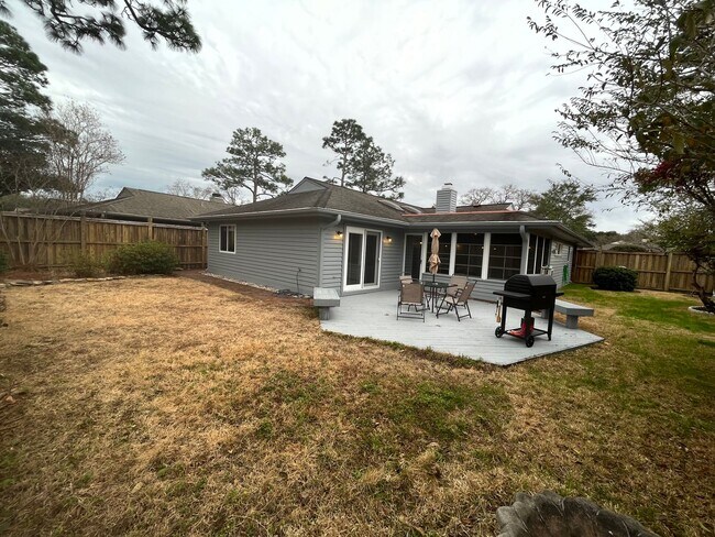 Building Photo - 6-month SUMMER rental within minutes of Wrightsville Beach!