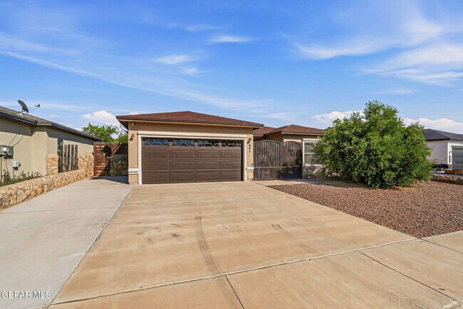 Building Photo - 641 Bariloche Dr