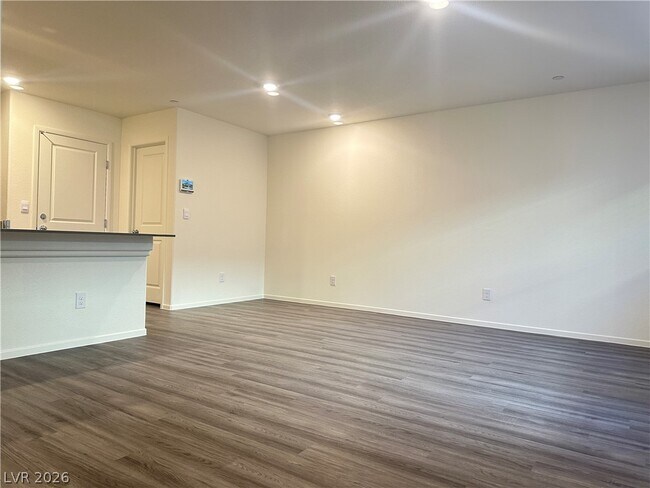 Building Photo - 9918 Saffron Hls St