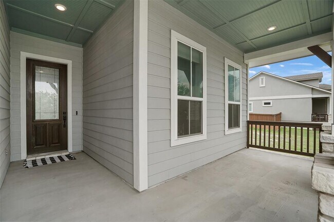 Building Photo - 522 Dayridge Dr