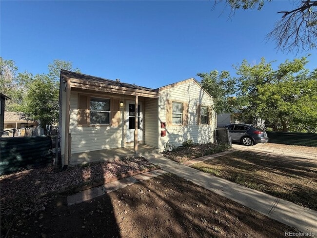 Building Photo - 1349 Kenton St