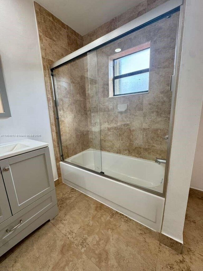 Building Photo - 440 SW 88th Ct